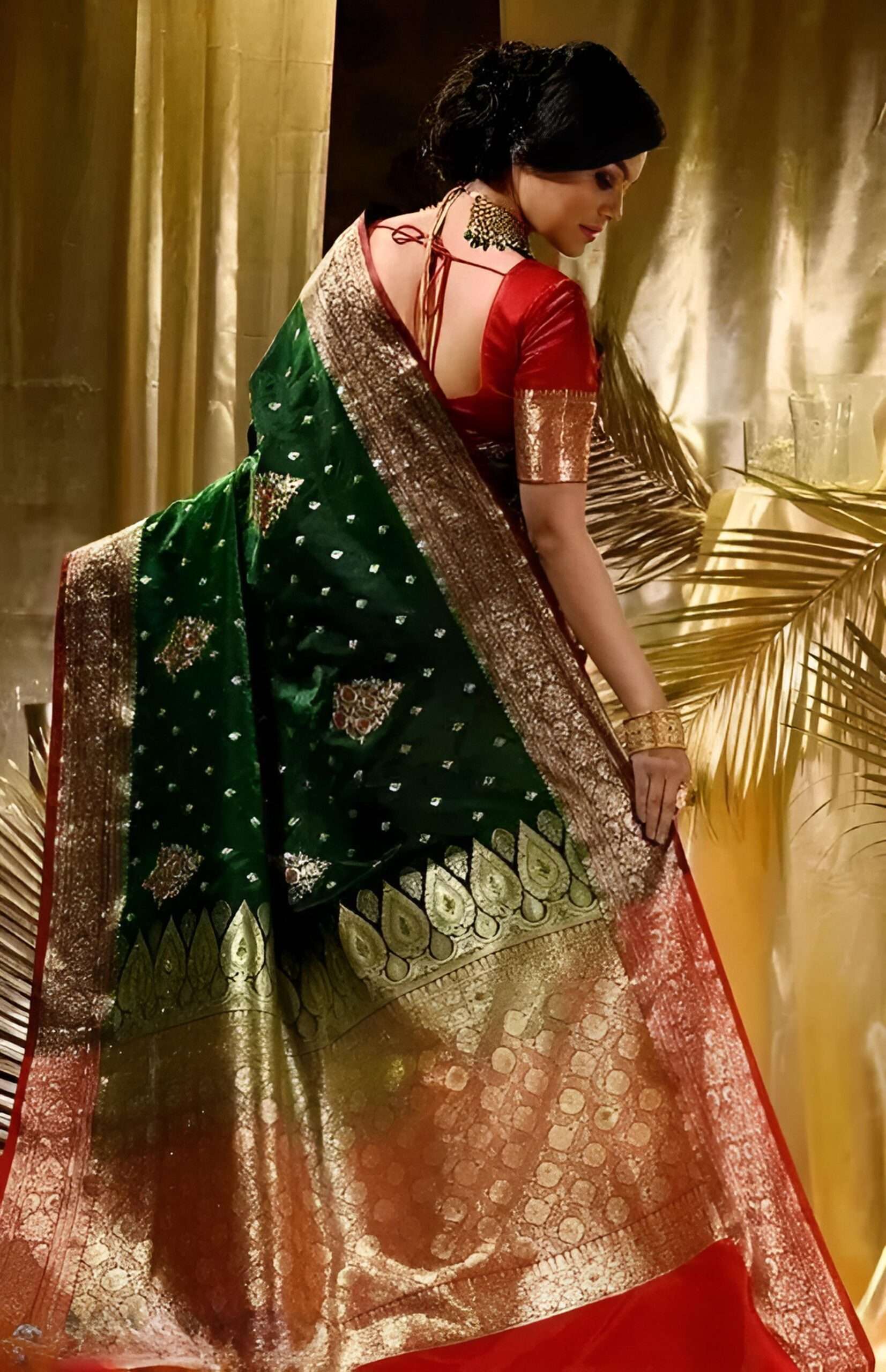 Emerald Green Banarasi Silk Saree with Opulent Golden Zari and Red Border - Image 3